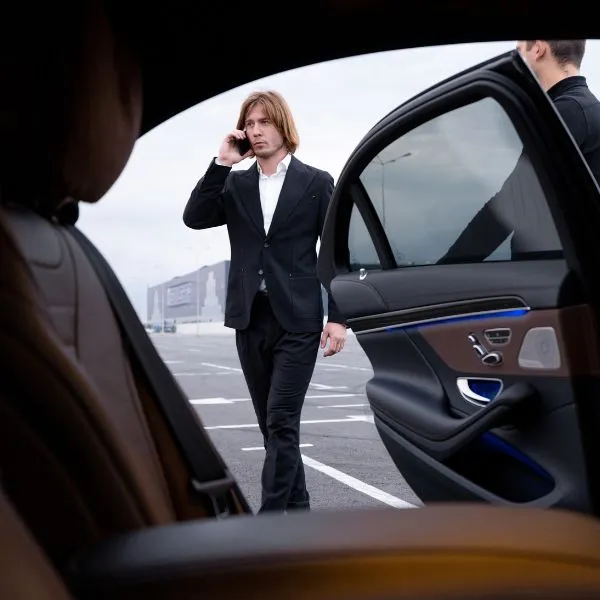 Fontainebleau Aviation OPF Chauffeur Service